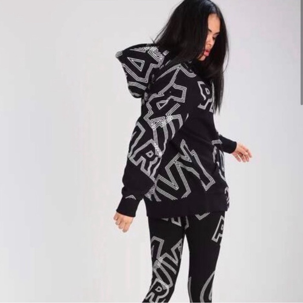 IVY PARK Broken Logo Black White Oversized Hoodie Extra Small